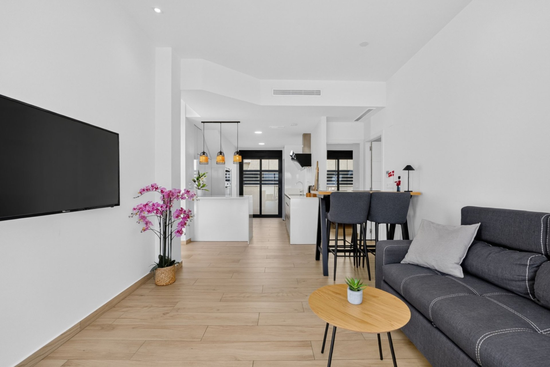 Resale - Villa -
Torrevieja