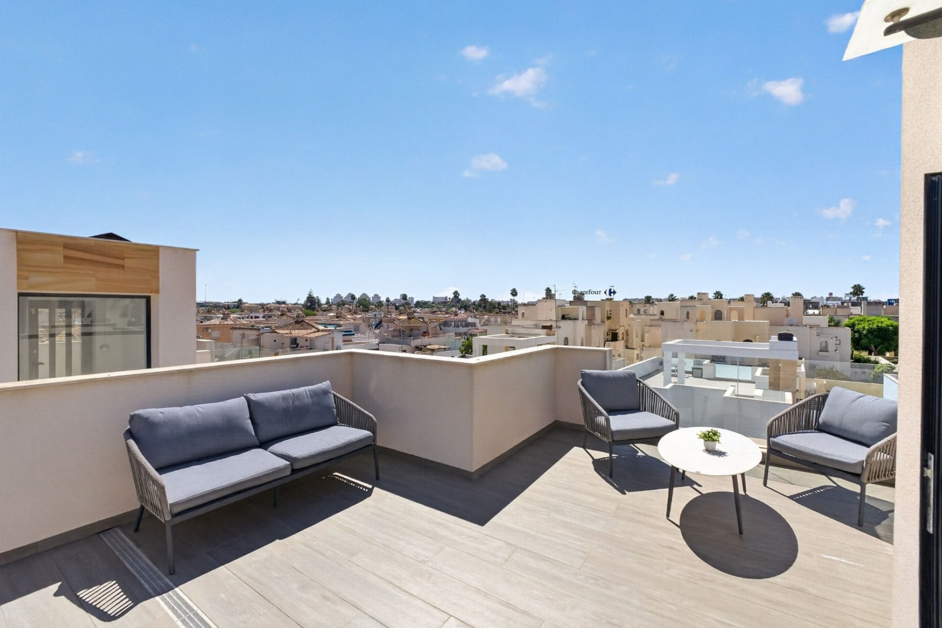 Resale - Villa -
Torrevieja