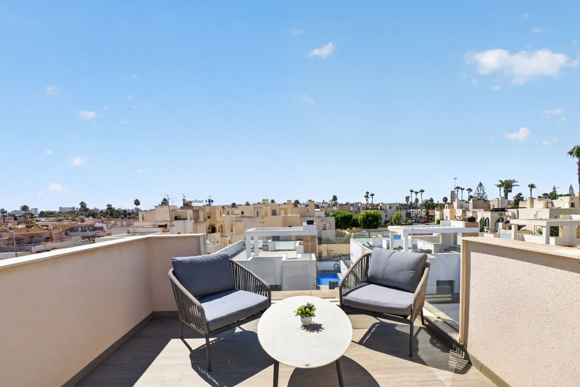 Resale - Villa -
Torrevieja