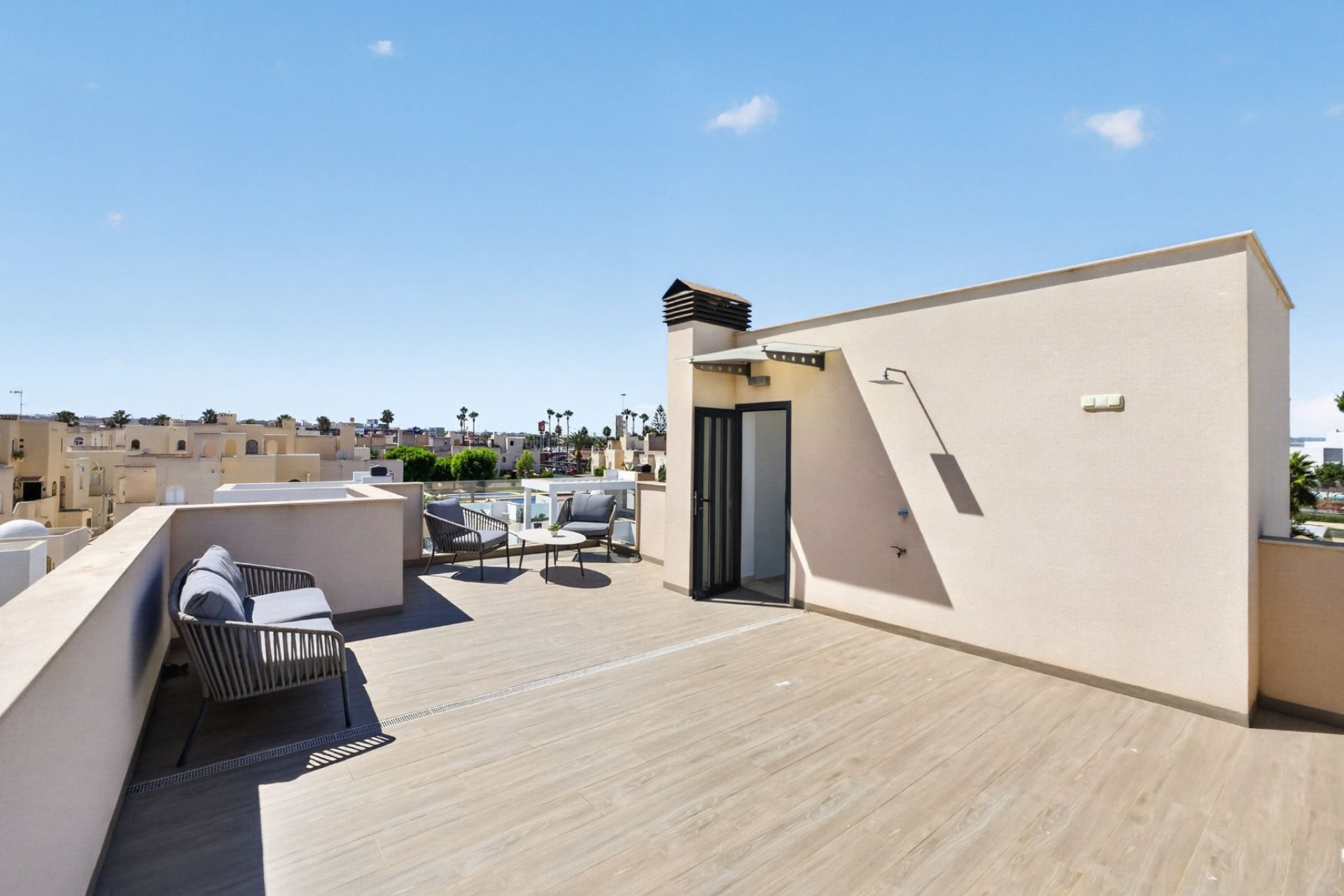 Resale - Villa -
Torrevieja