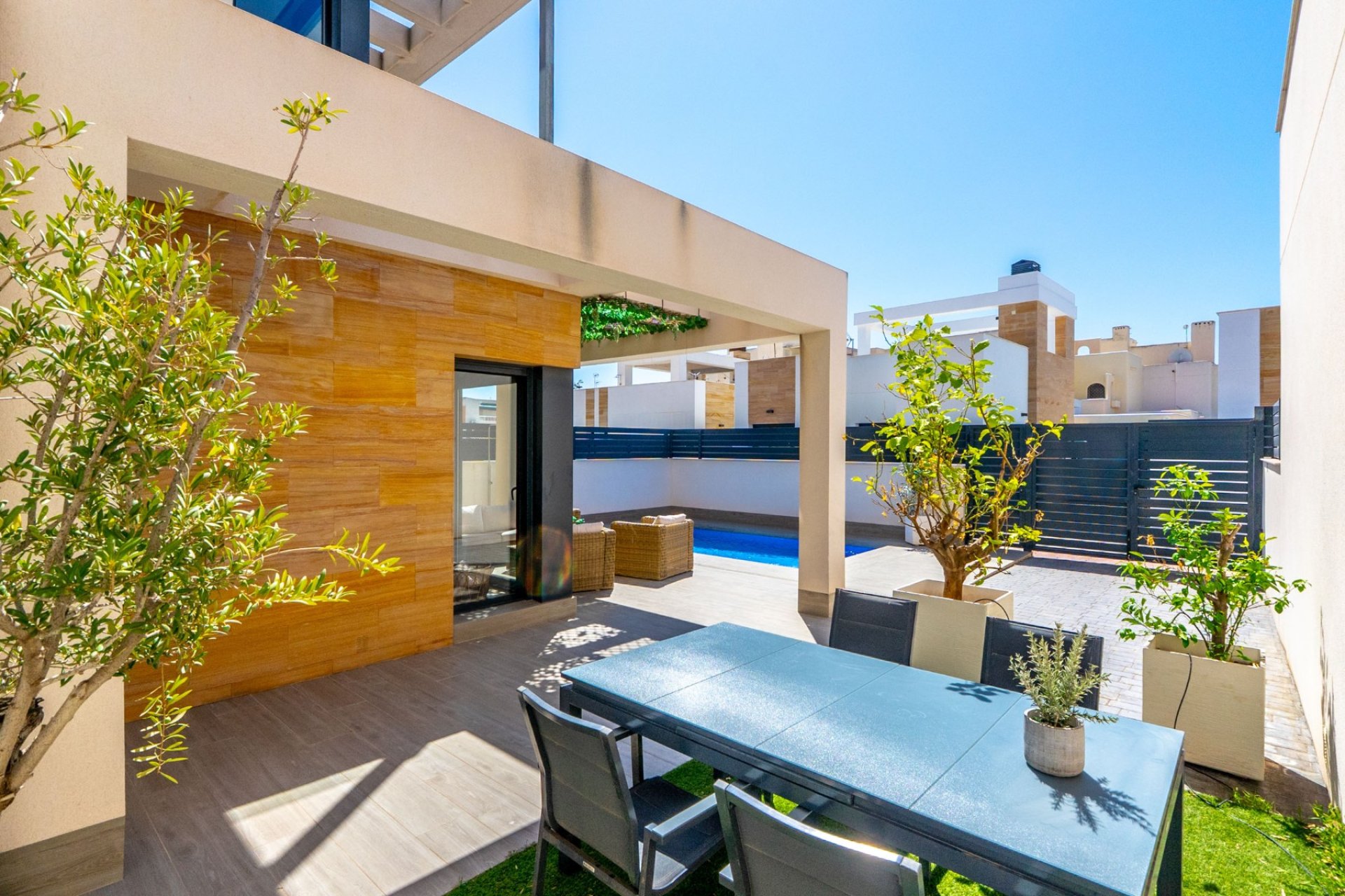 Resale - Villa -
Torrevieja