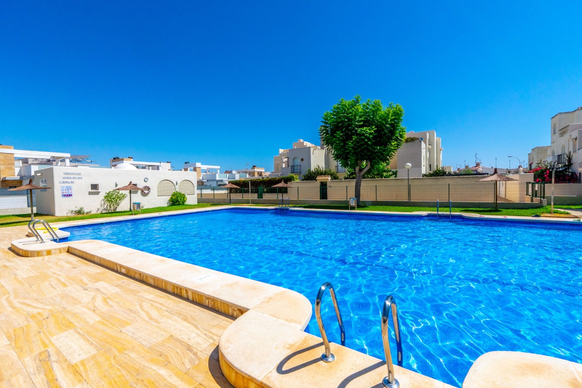 Resale - Villa -
Torrevieja