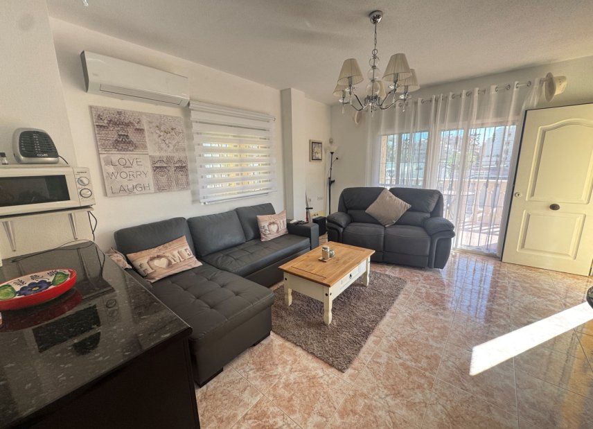 Resale - Villa -
Villamartín - Lomas del Golf