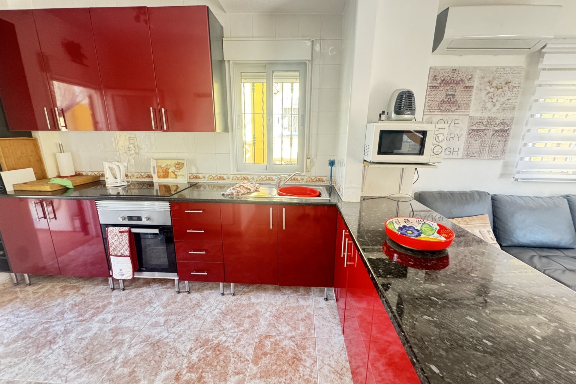Resale - Villa -
Villamartín - Lomas del Golf