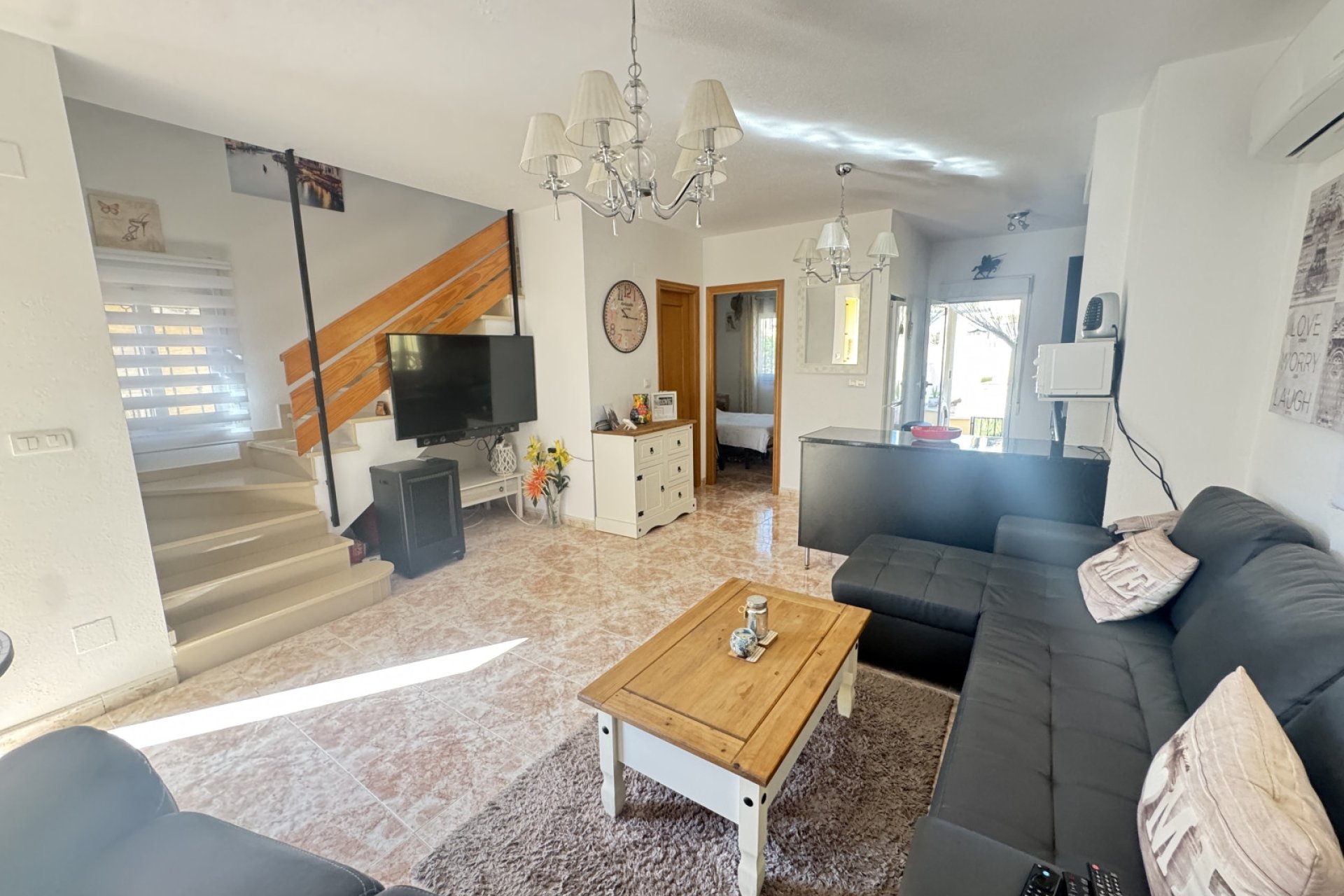 Resale - Villa -
Villamartín - Lomas del Golf