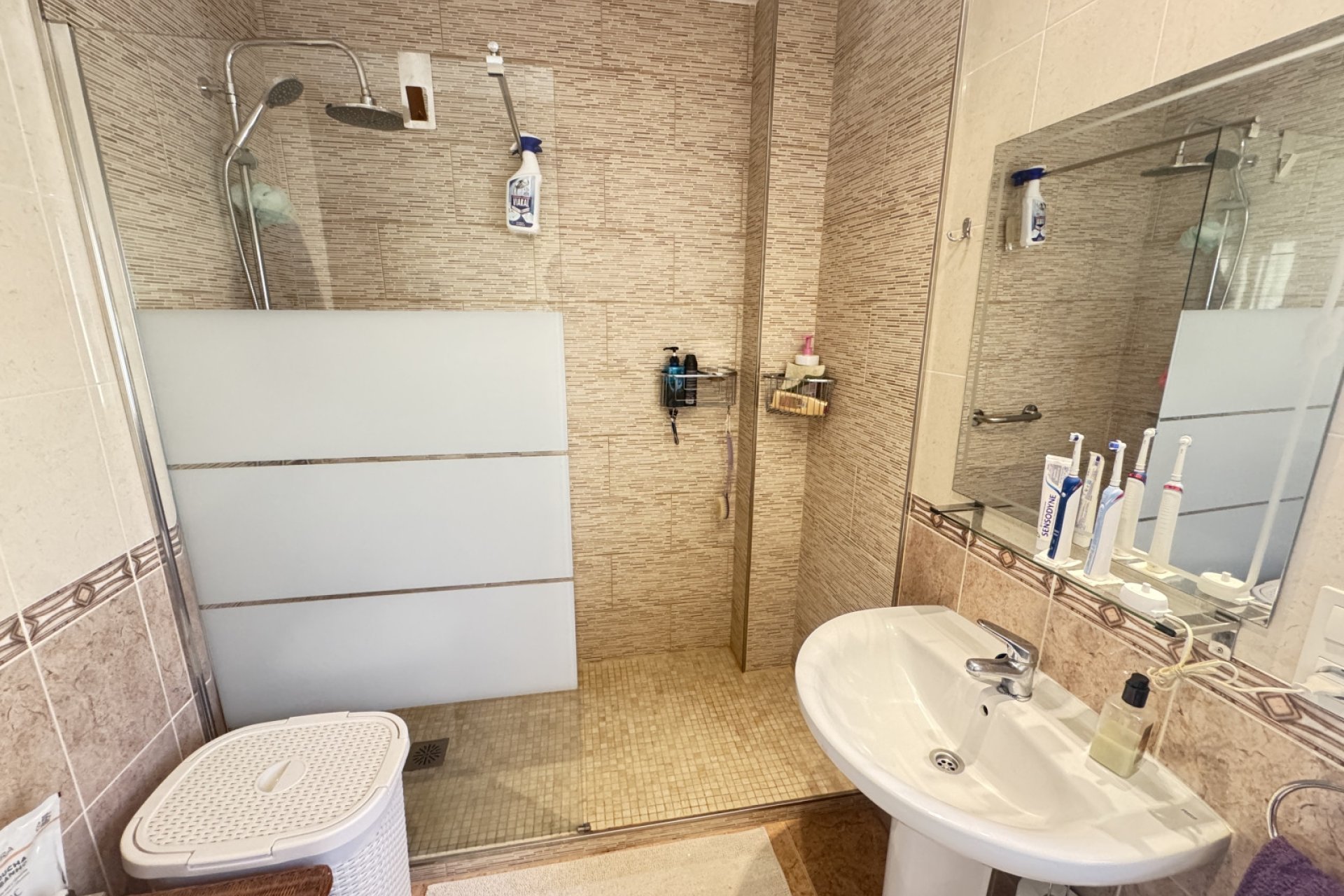 Resale - Villa -
Villamartín - Lomas del Golf