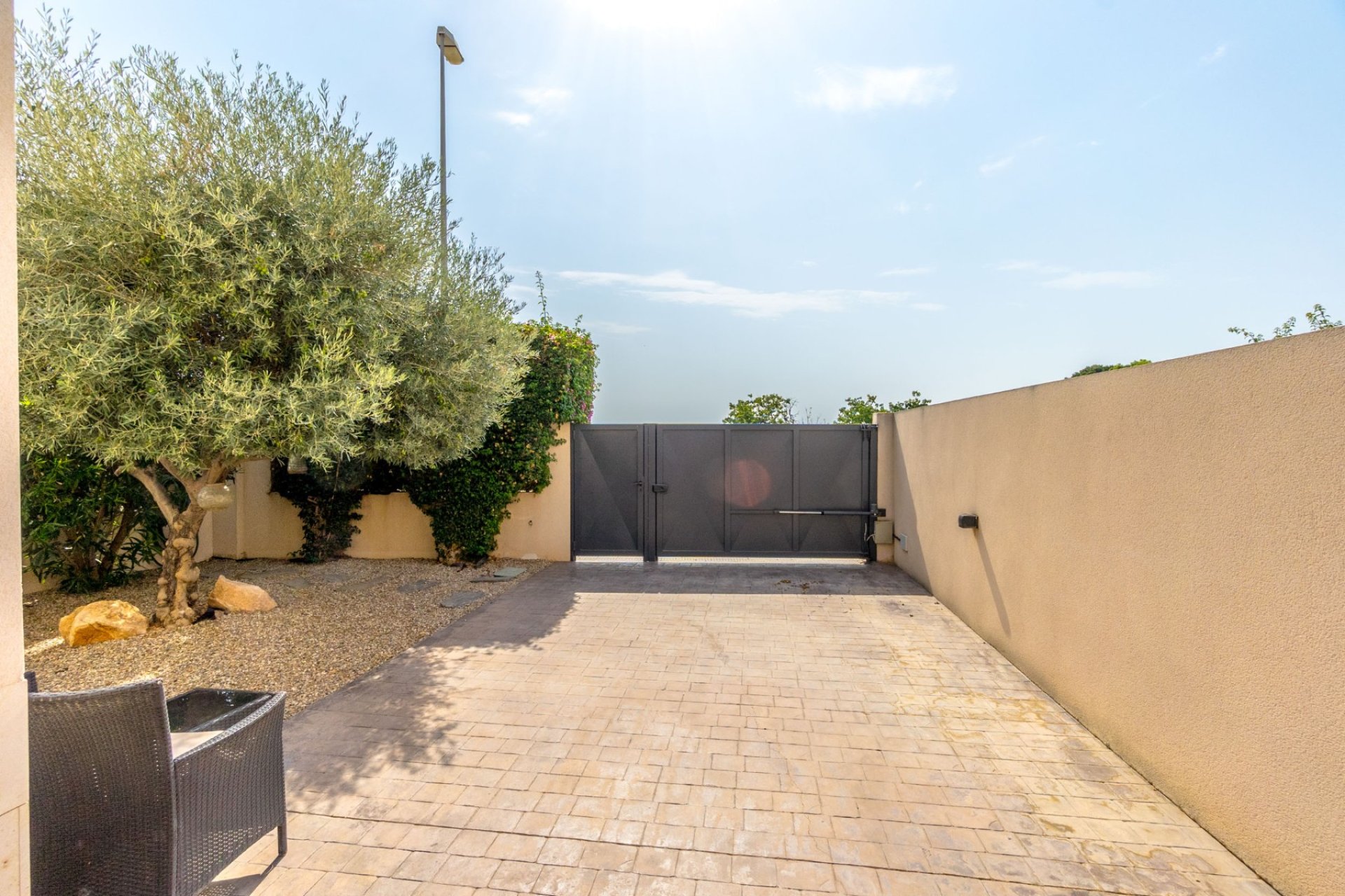 Resale - Villa -
Villamartín - Los Dolses