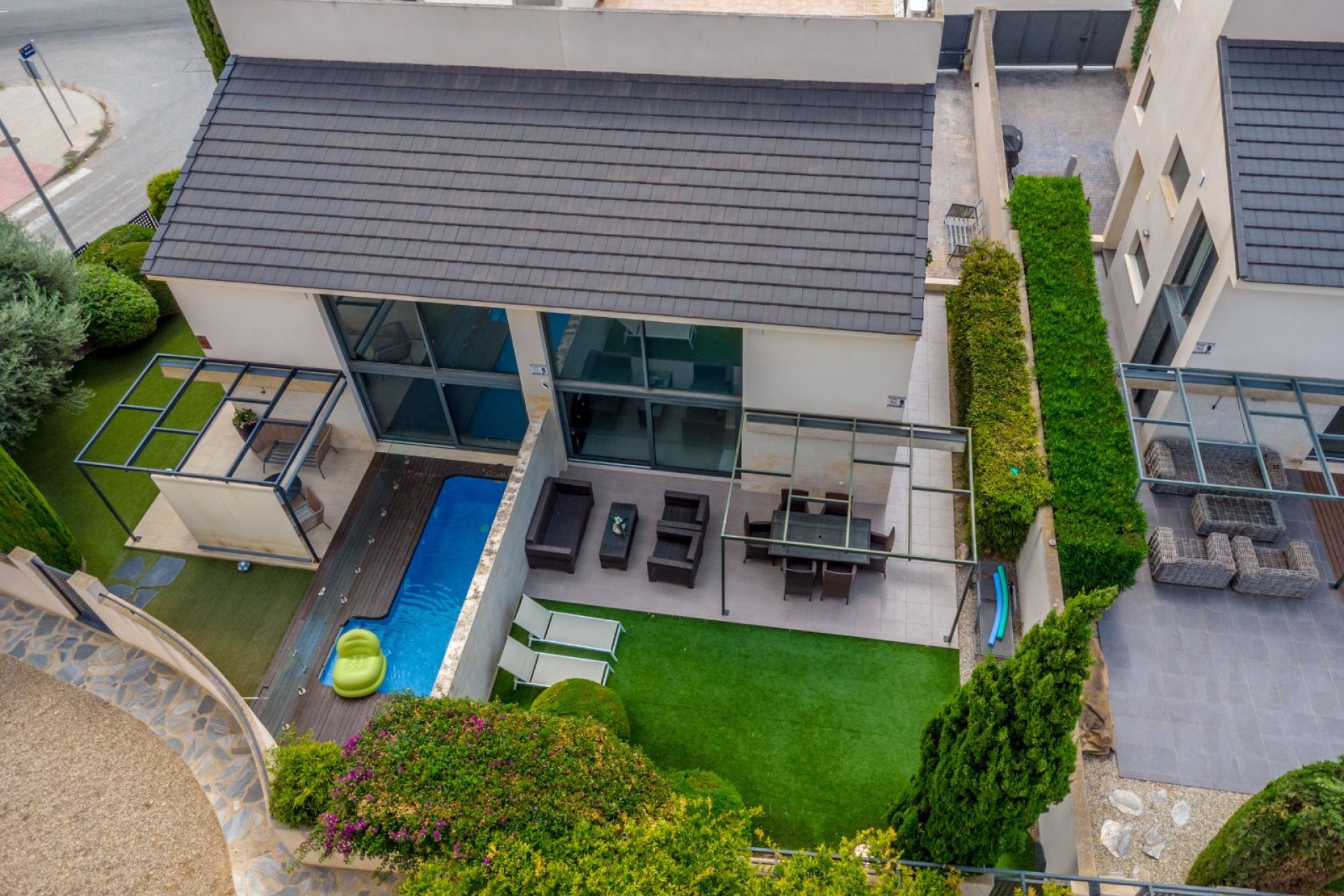Resale - Villa -
Villamartín - Los Dolses