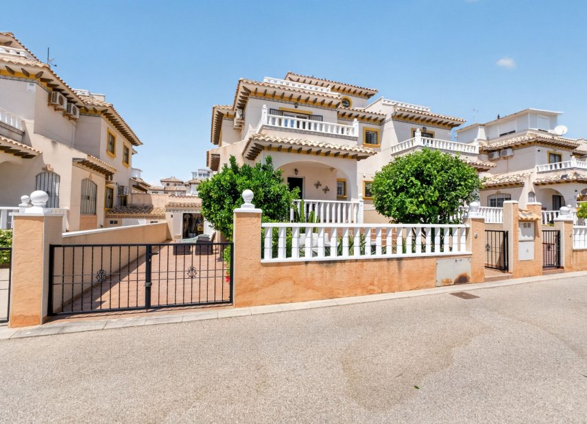 Reventa - Adosado -
Orihuela Costa - Lomas De Cabo Roig