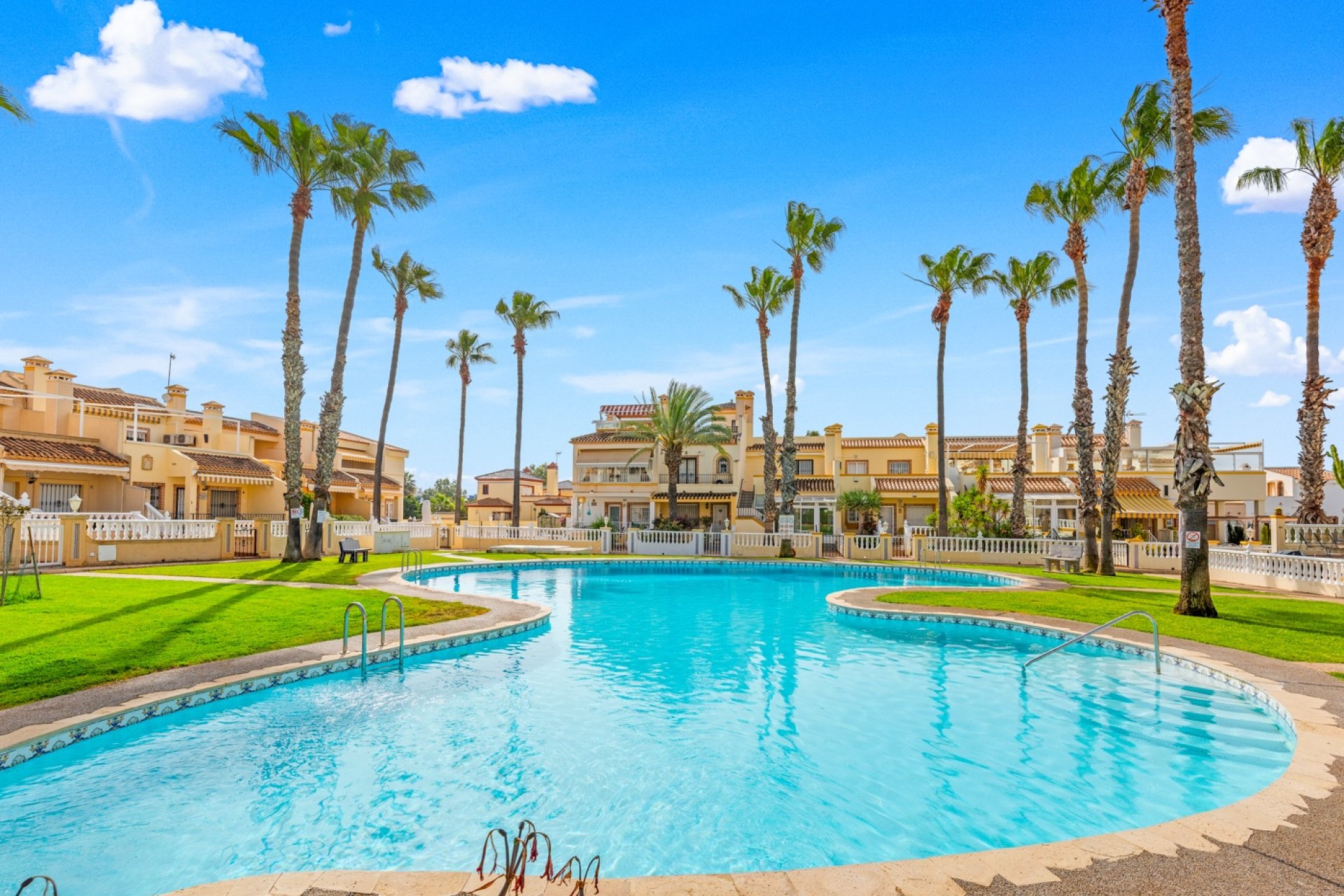 Reventa - Adosado -
Orihuela Costa - Playa Flamenca