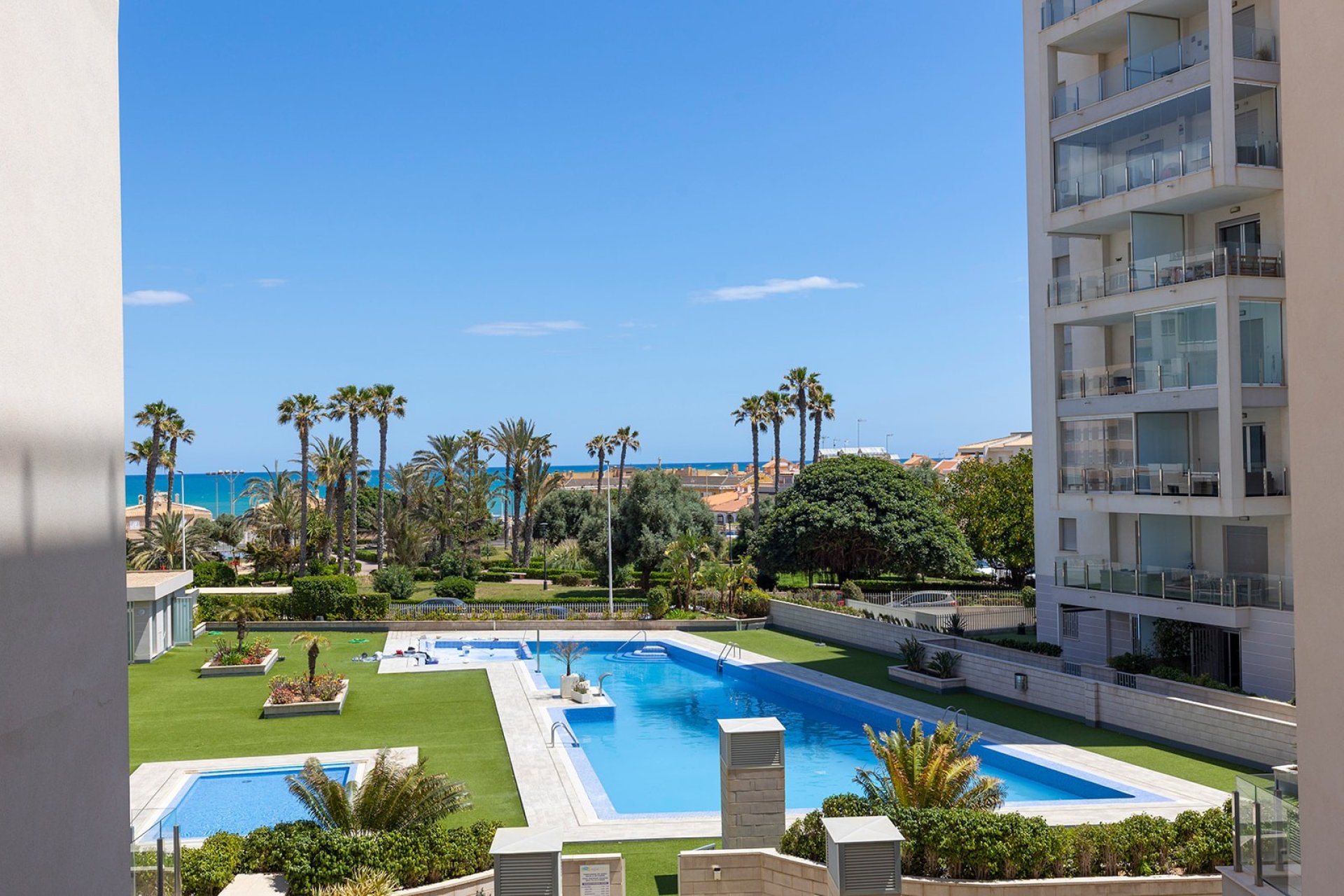 Reventa - Apartamento -
La Mata - Playa