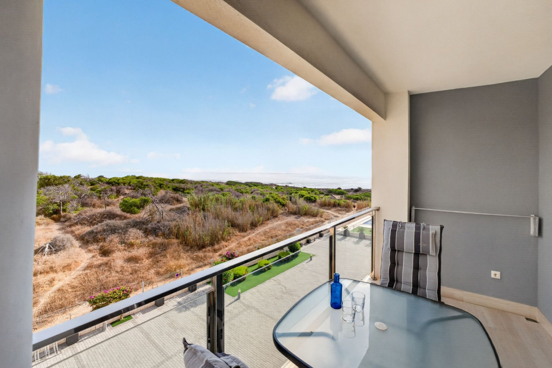 Reventa - Apartamento -
Torrevieja - La Mata