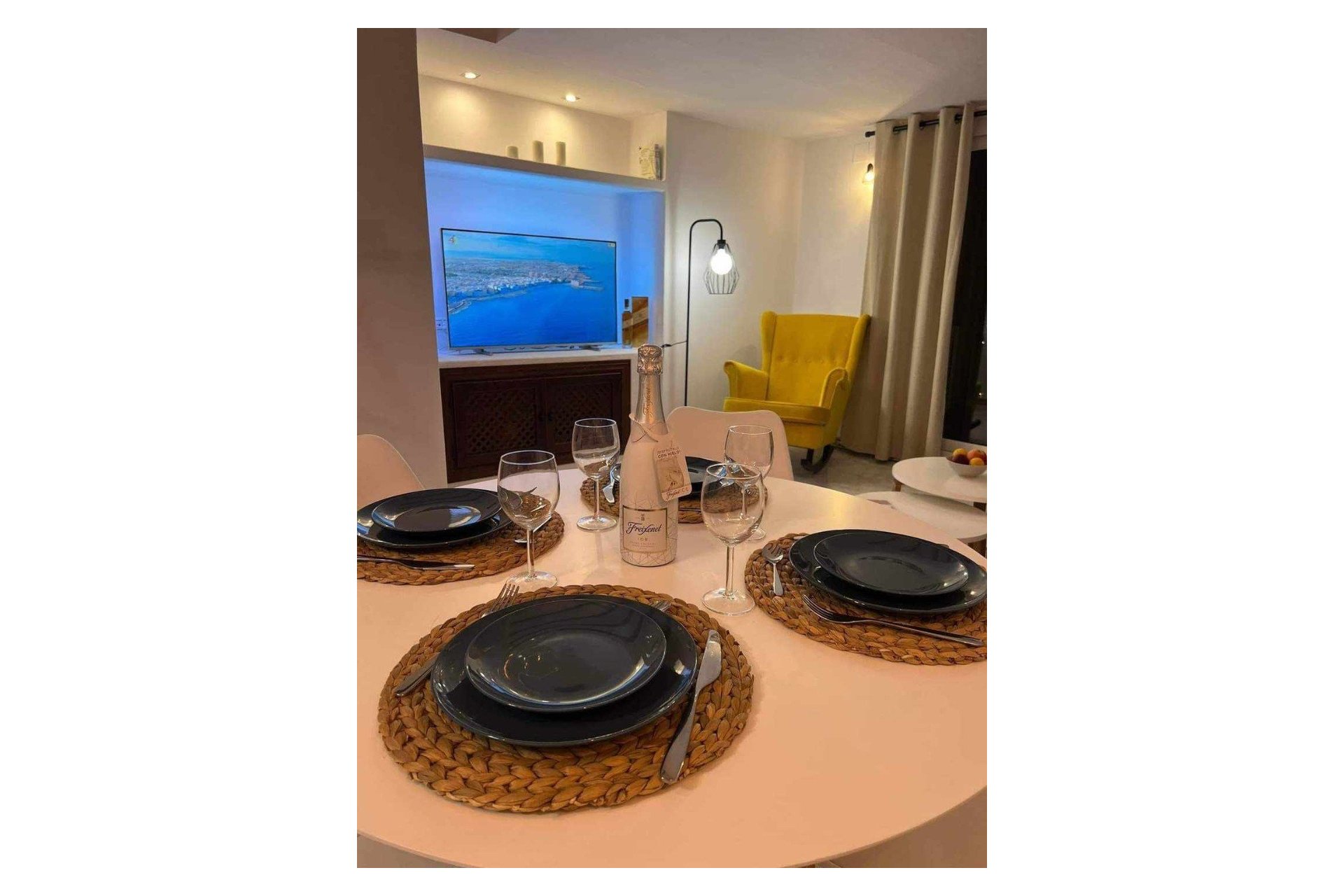 Reventa - Apartamento -
Torrevieja - Playa Los Locos