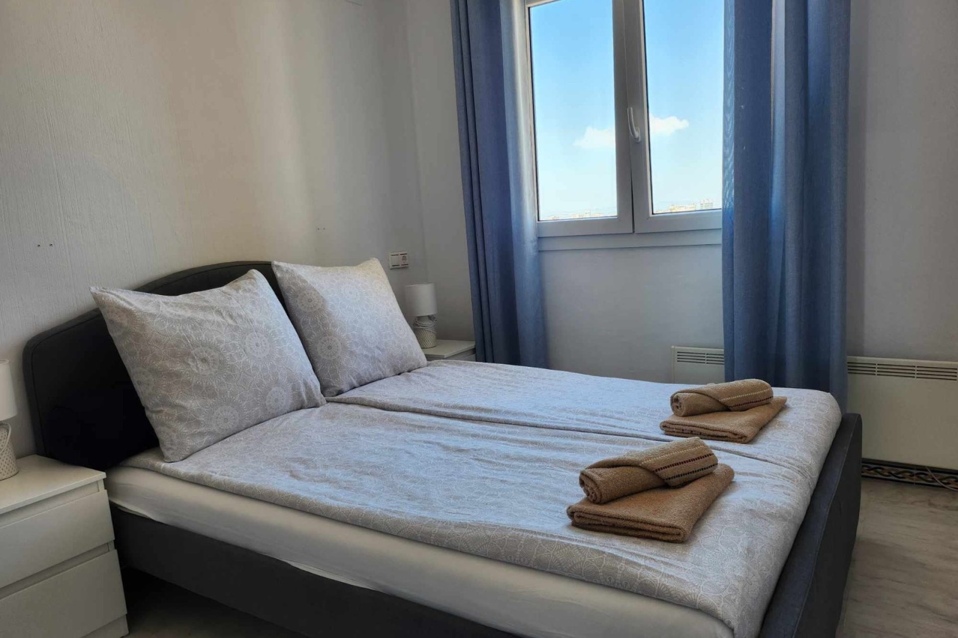 Reventa - Apartamento -
Torrevieja - Playa Los Locos
