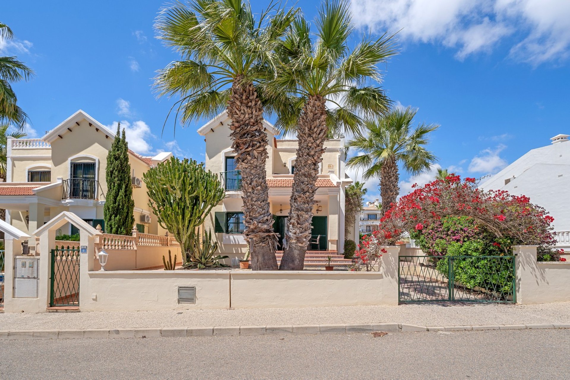 Reventa - Villa -
Orihuela Costa - Los Dolses