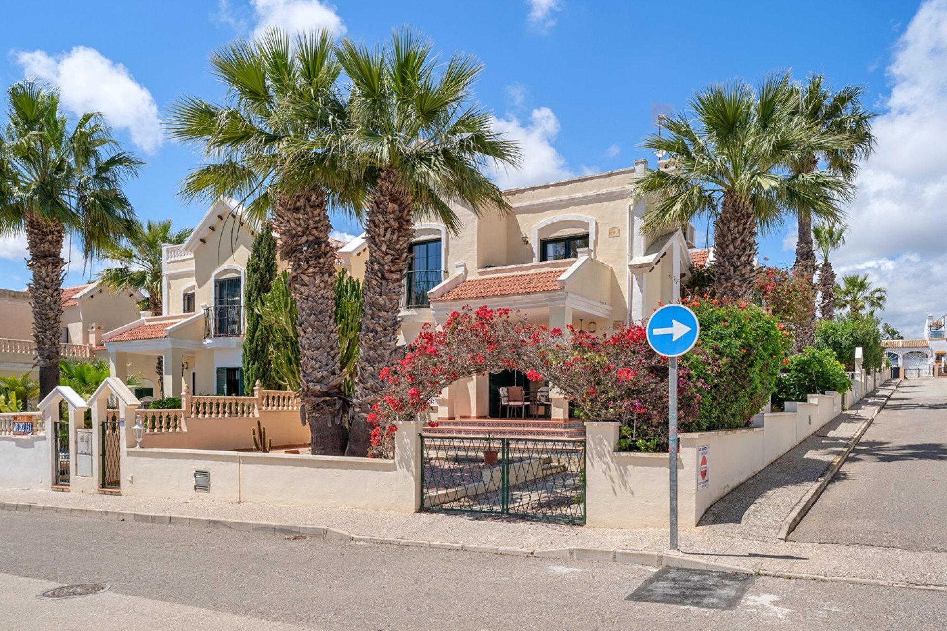 Reventa - Villa -
Orihuela Costa - Los Dolses
