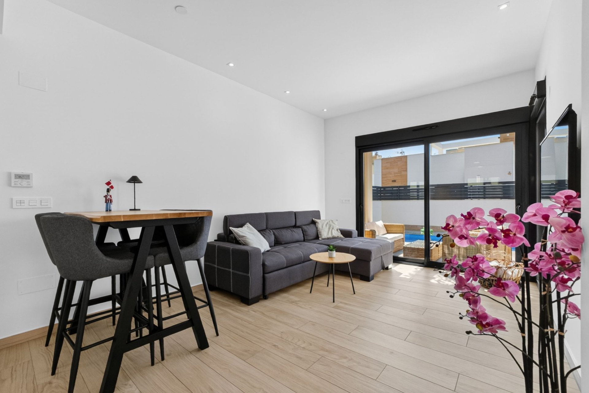 Reventa - Villa -
Torrevieja