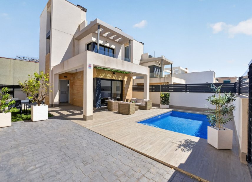 Reventa - Villa -
Torrevieja