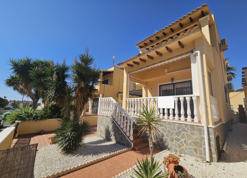 Reventa - Villa -
Villamartín - Lomas del Golf