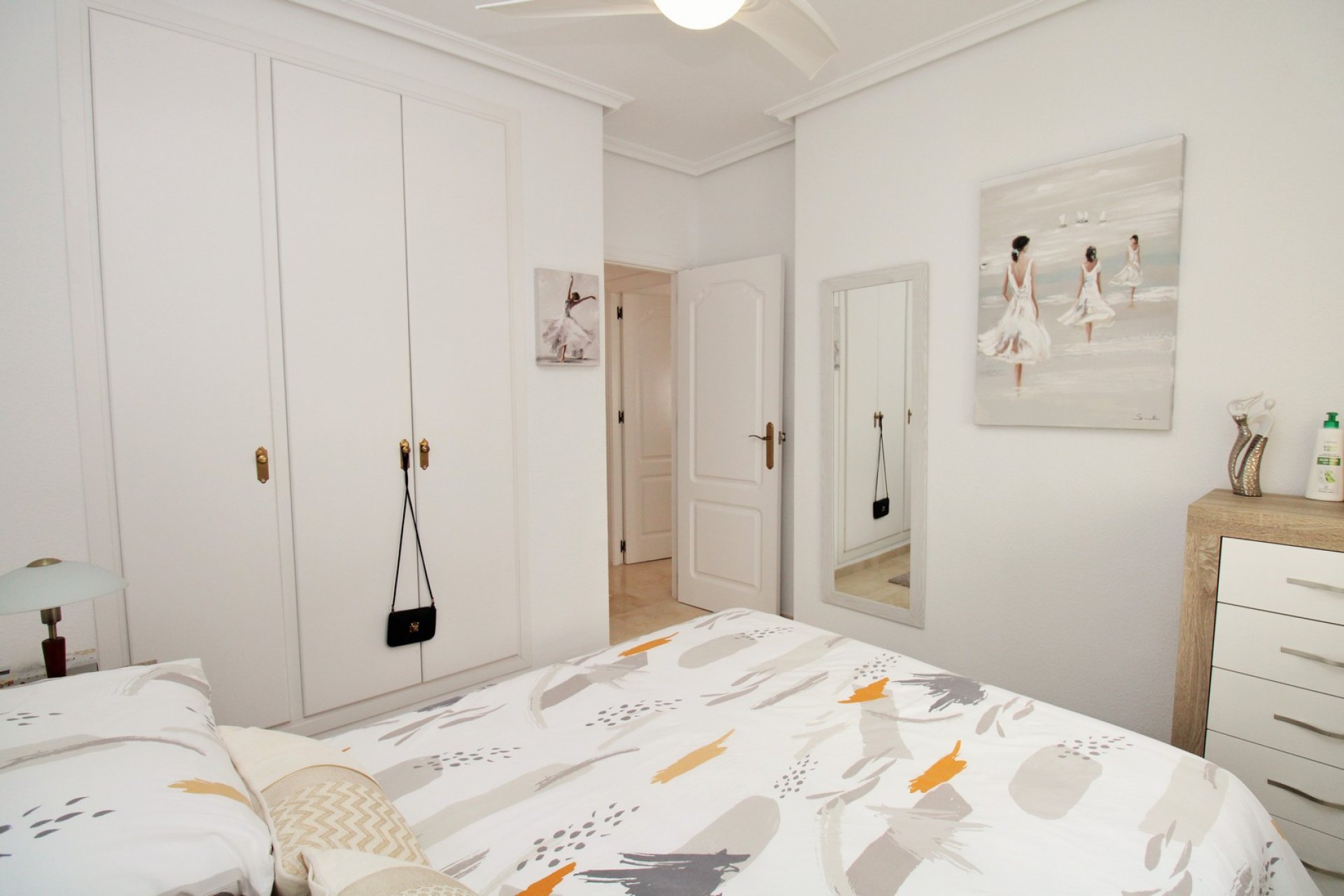 Reventa - Villa -
Villamartín - Los Dolses