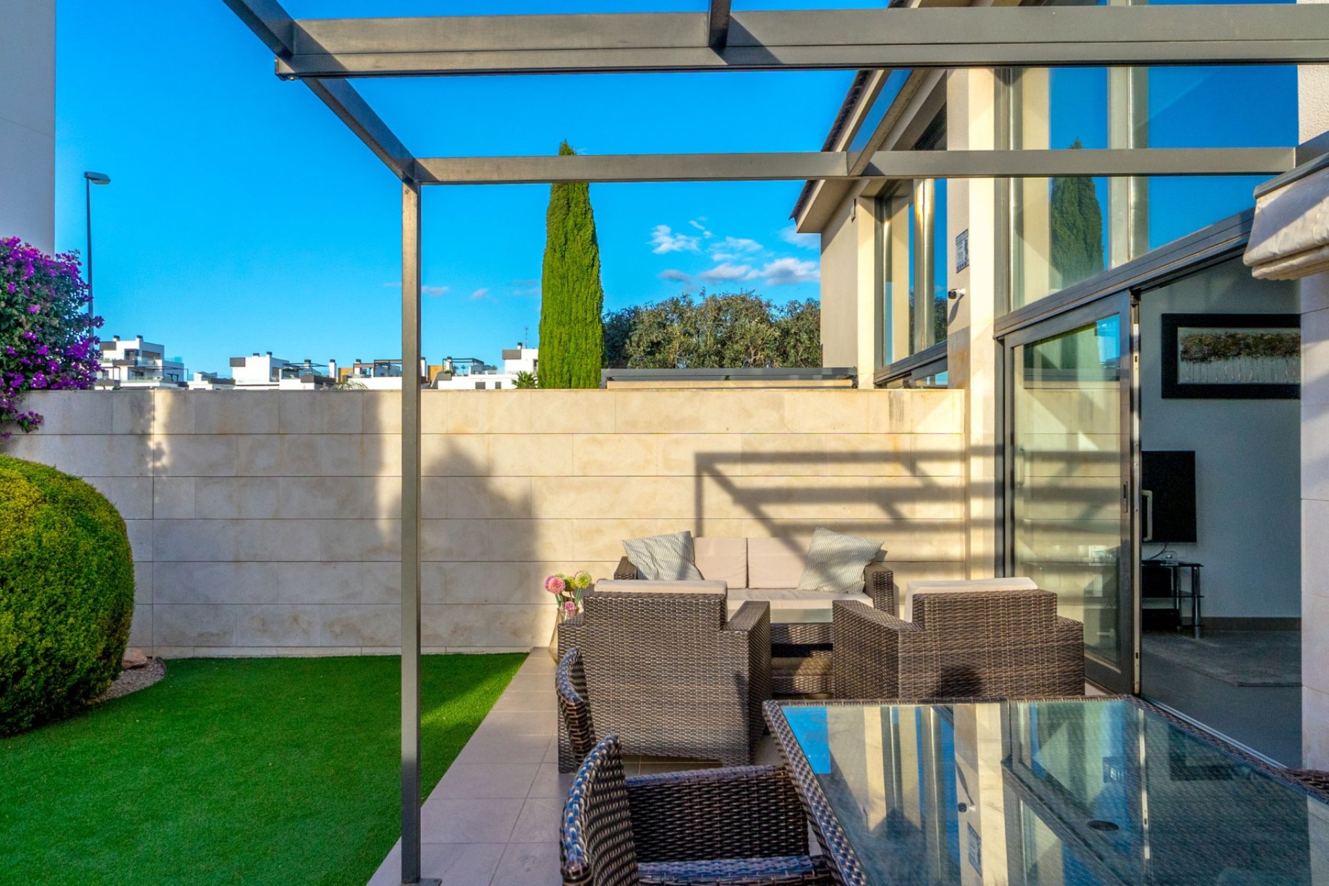 Reventa - Villa -
Villamartín - Los Dolses