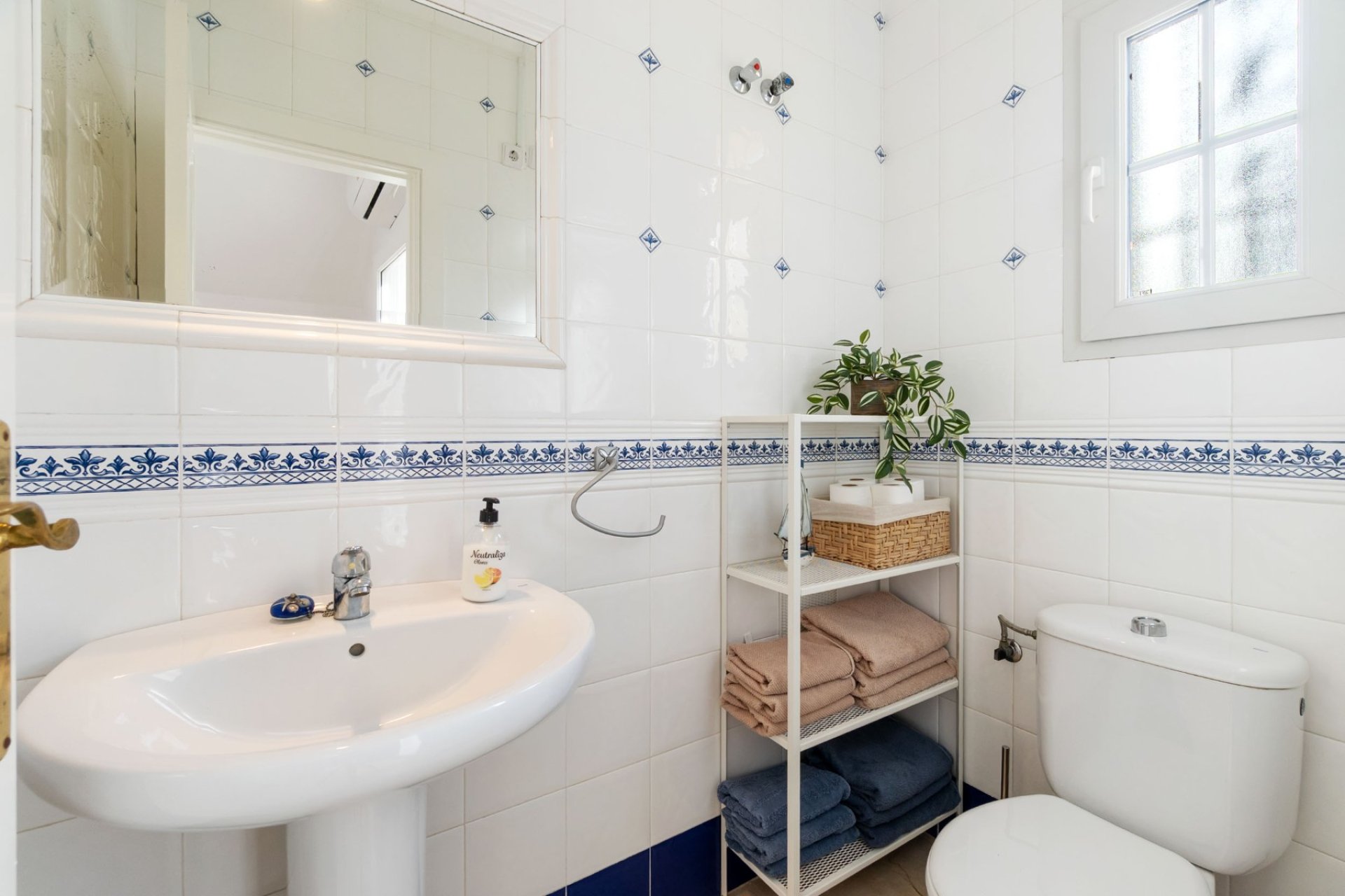 Reventa - Villa -
Villamartín