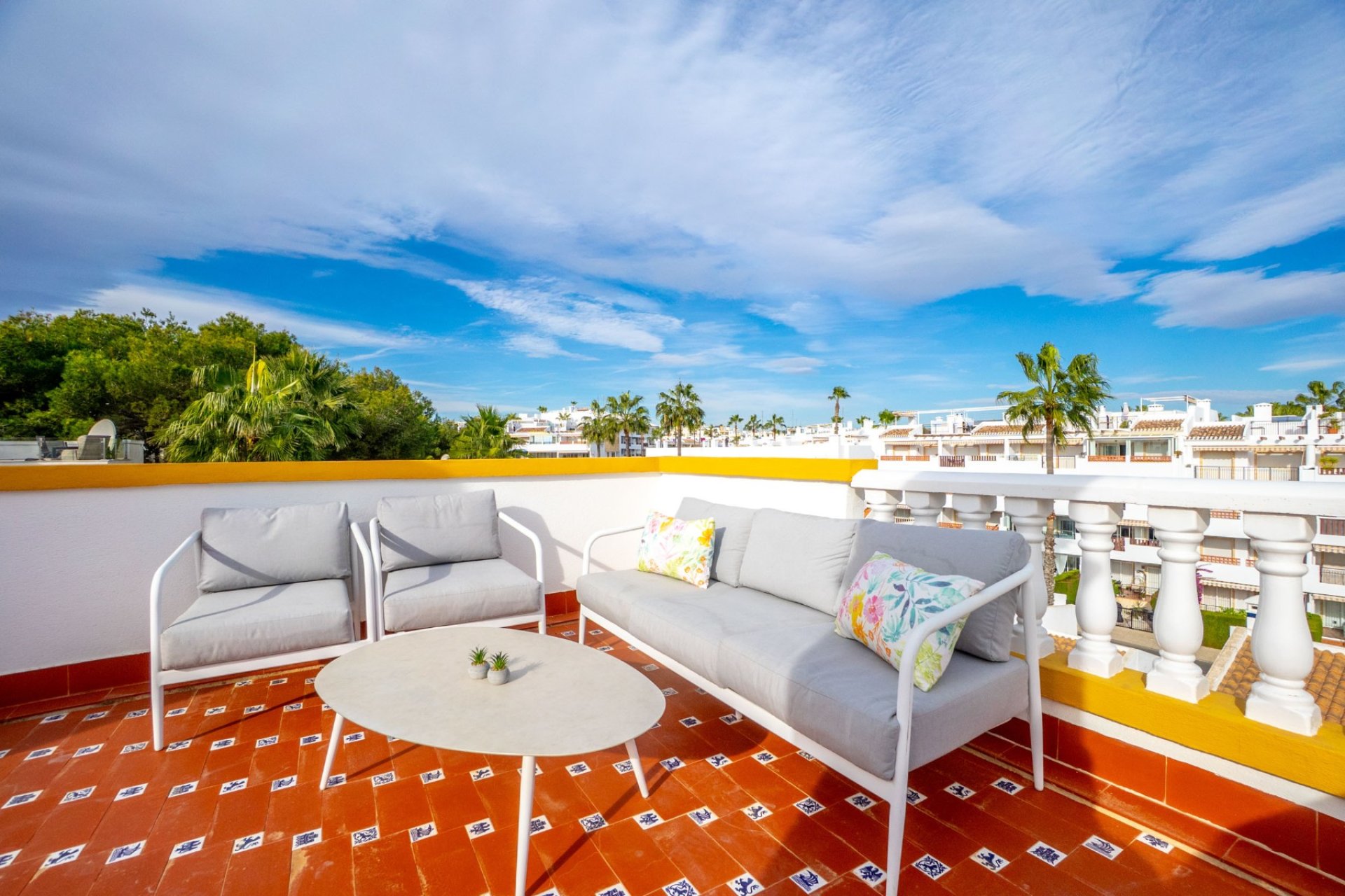 Reventa - Villa -
Villamartín