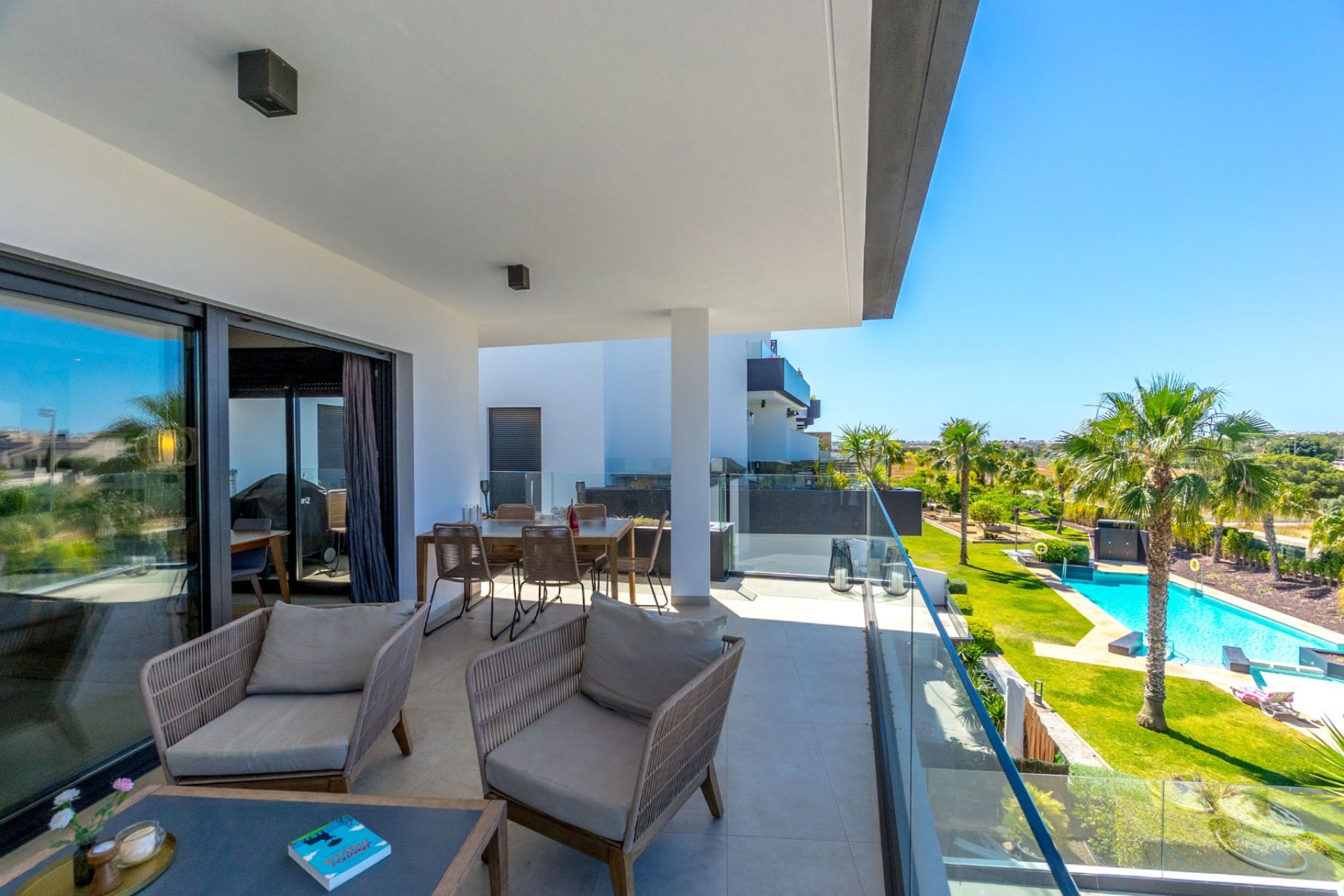 Terrace - 3 bedroom apartment in Villamartin