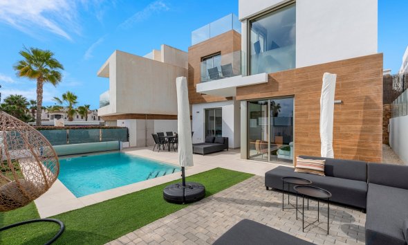 Villa - Gensalg - Orihuela Costa -
                Villamartín