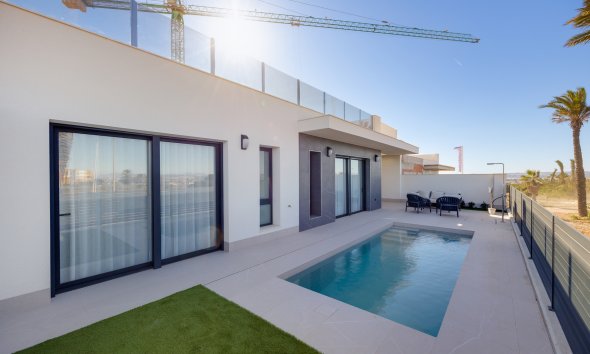 Villa - Obra nueva -
        Torrevieja - NBH-12607