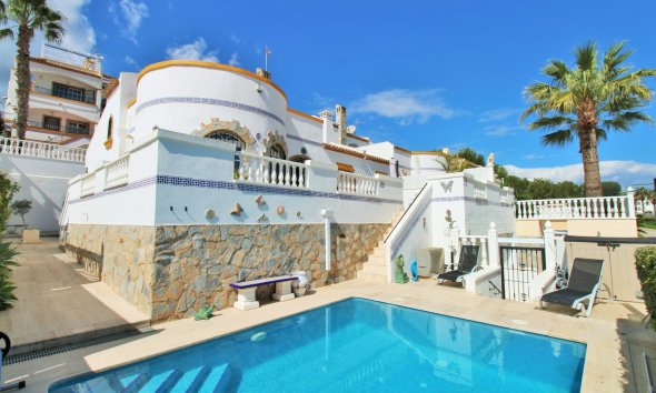 Villa - Resale - Villamartín -
                Los Dolses
