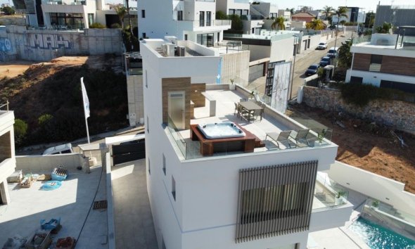 Nybyggeri - Villa -
Orihuela Costa