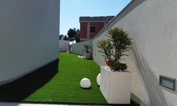 Nybyggeri - Villa -
Orihuela Costa