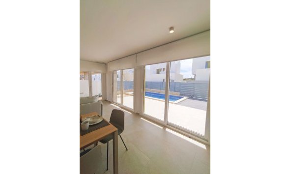 New Build - Villa -
Entrenaranjos