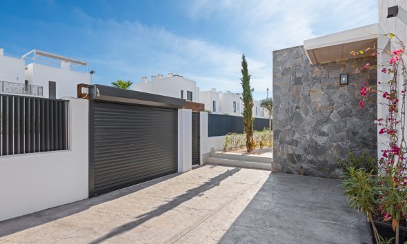 New Build - Villa -
Islas Menores