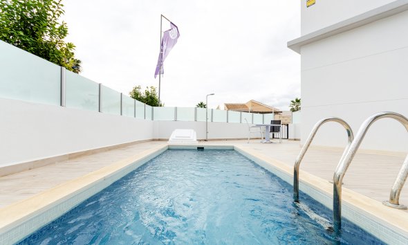 Nybyggeri - Rækkehus -
Torrevieja