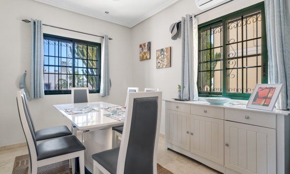 Reventa - Villa -
Orihuela Costa - Los Dolses