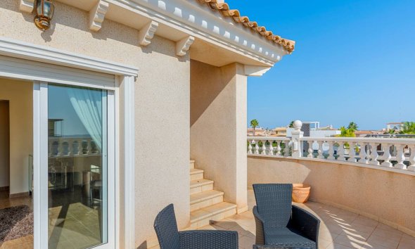 Resale - Villa -
Ciudad Quesada
