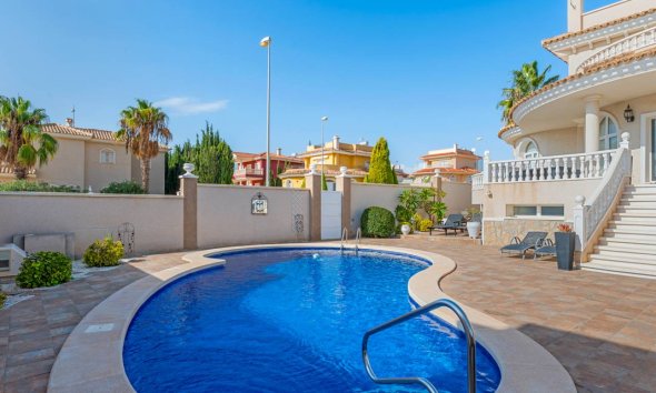 Resale - Villa -
Ciudad Quesada