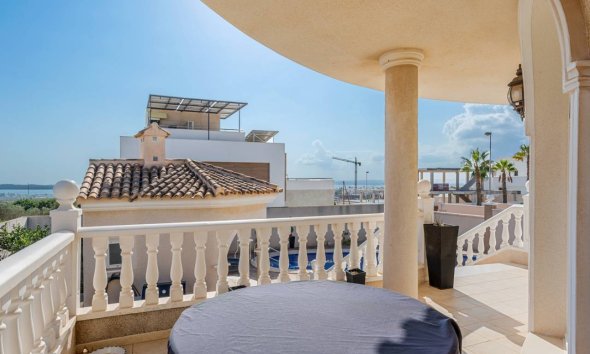 Resale - Villa -
Ciudad Quesada