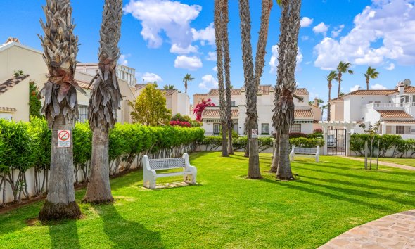 Reventa - Adosado -
Orihuela Costa - Playa Flamenca