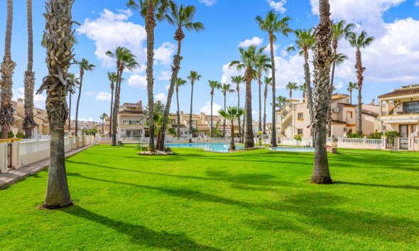 Reventa - Adosado -
Orihuela Costa - Playa Flamenca