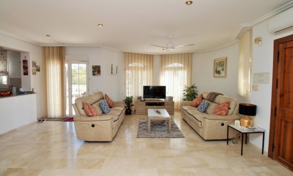 Gensalg - Villa -
Villamartín - Los Dolses