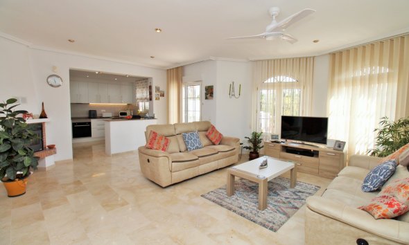 Gensalg - Villa -
Villamartín - Los Dolses