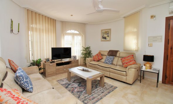 Gensalg - Villa -
Villamartín - Los Dolses