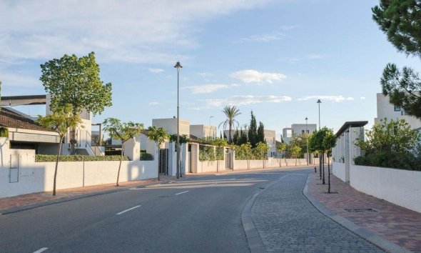 Obra nueva - Villa -
Murcia