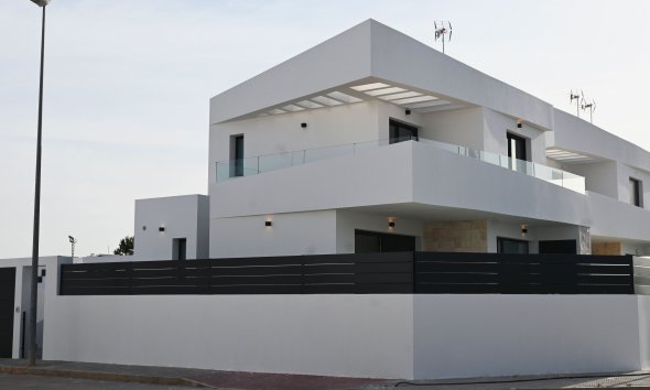 Nybyggeri - Villa -
Dolores