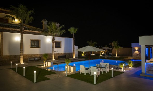 Obra nueva - Villa -
Jerónimo y Avileses