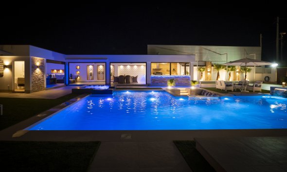 Obra nueva - Villa -
Jerónimo y Avileses
