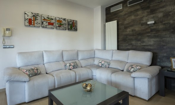 Obra nueva - Villa -
Jerónimo y Avileses